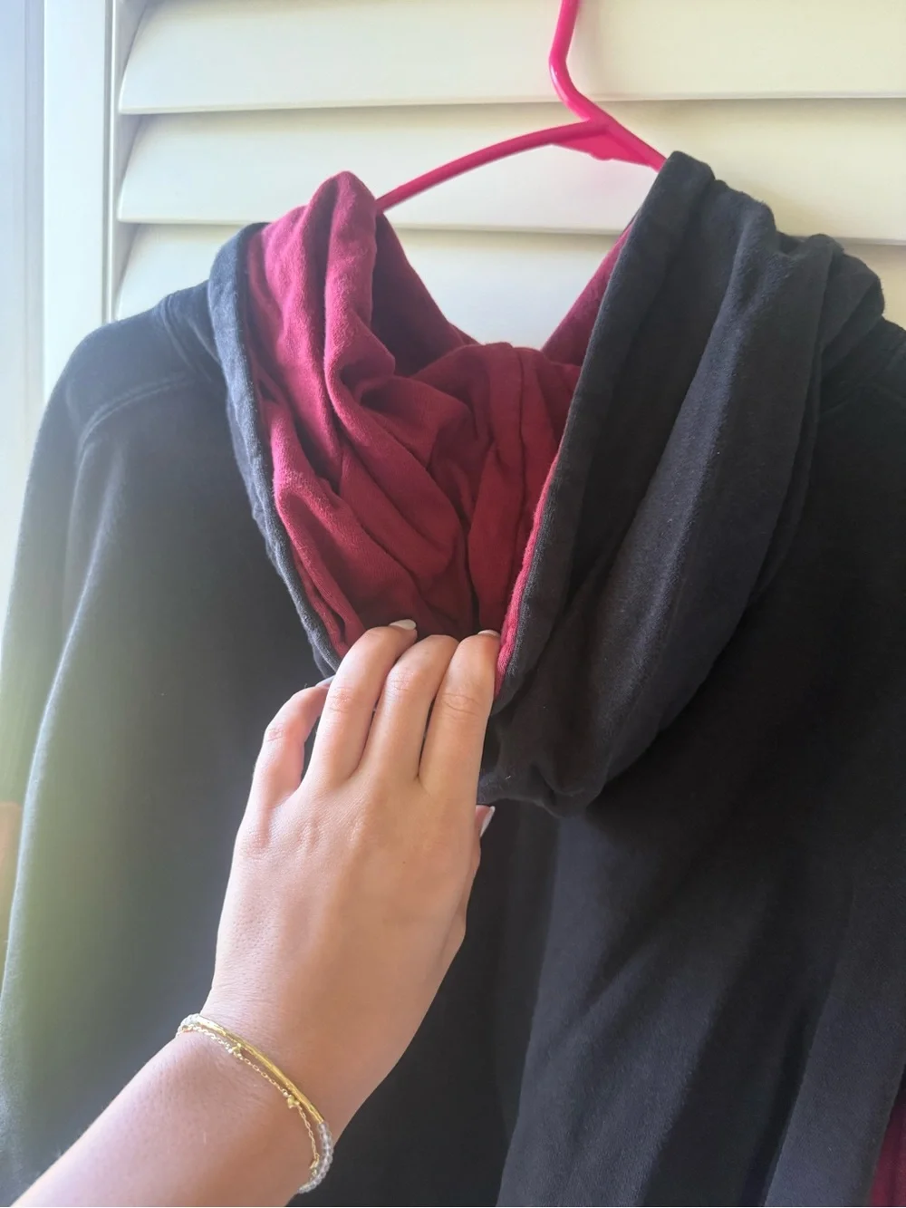 Brandy Melville Black & Pink "New York" Hooded Sweatshirt - Picture 4 of 4